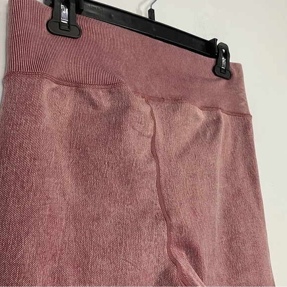 AERIE Offline Seamless Macrame High Waisted Leggings - Picture 10 of 14